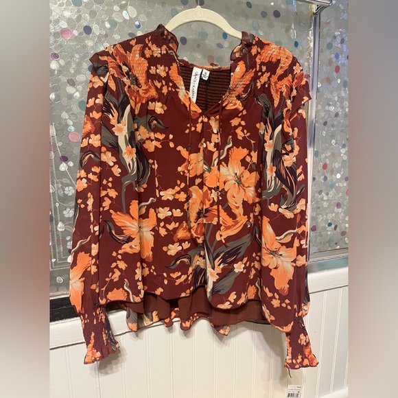 WHIMSICAL CHIFFON FLORAL BLOUSE - Picture 2 of 6